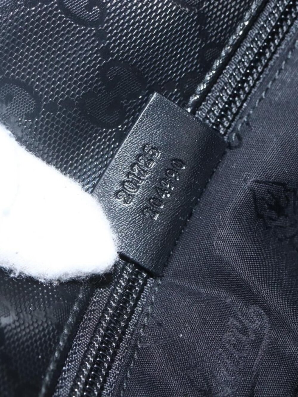Authentic GUCCI GG implementation Bag Coated Canvas Black Silver 201725 - Picture 4 of 16